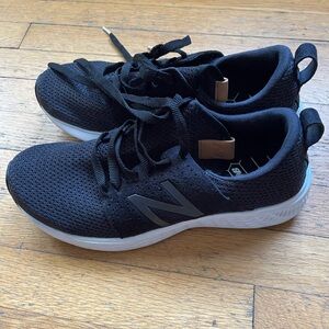 Mens New Balance - Black/white size 9